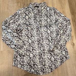TAHARI SNAKE PRINT SILKY BUTTON UP LONGSLEEVE